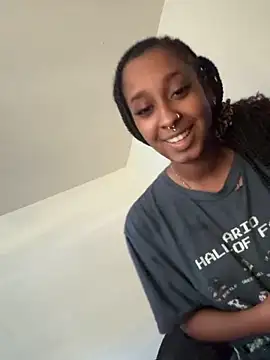 Your Paris online show from 11.06.25