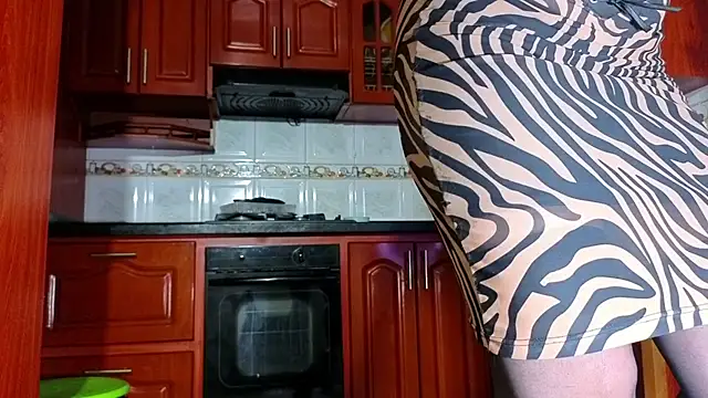 MissEscarleth online show from 12.22.25