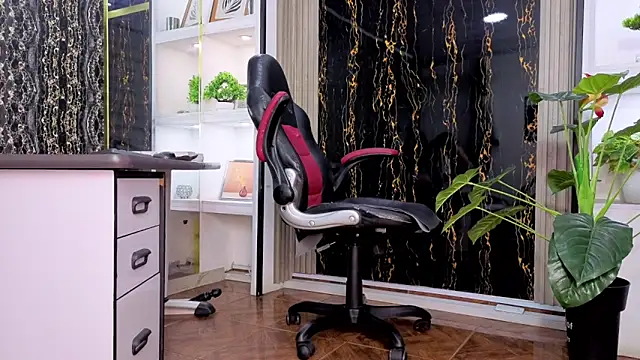 MissEscarleth online show from 03.27.26