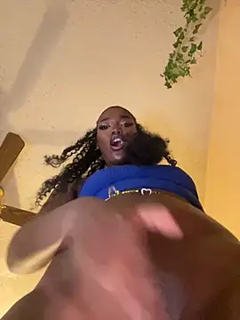 Snapshot of magicalc00ch chatting on 02.09.25 magicalc00ch online show from 02.09.25