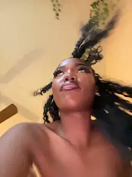 Snapshot of magicalc00ch chatting on 02.09.25 magicalc00ch online show from 02.09.25