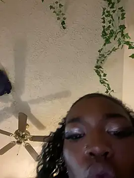 Snapshot of magicalc00ch chatting on 02.12.25 magicalc00ch online show from 02.12.25