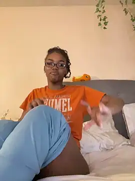 Snapshot of magicalc00ch chatting on 02.12.25 magicalc00ch online show from 02.12.25