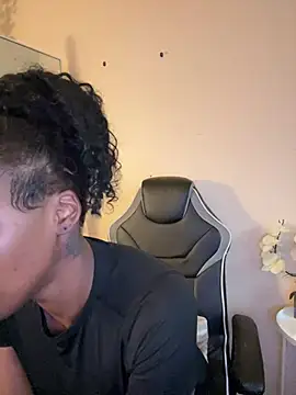 Snapshot of magicalc00ch chatting on 02.14.25 magicalc00ch online show from 02.14.25