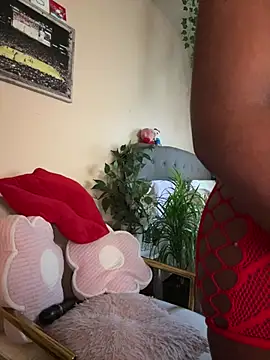 Snapshot of magicalc00ch chatting on 03.10.25 magicalc00ch online show from 03.10.25