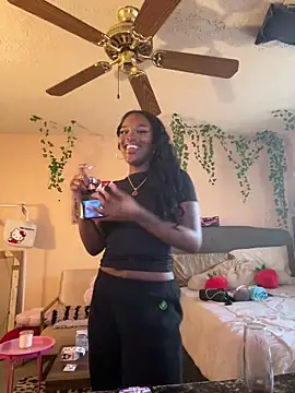 Snapshot of magicalc00ch chatting on 03.20.25 magicalc00ch online show from 03.20.25