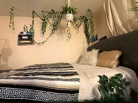 Snapshot of magicalc00ch chatting on 11.18.25 magicalc00ch online show from 11.18.25