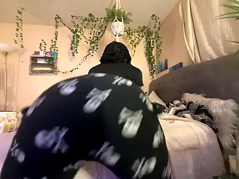 Snapshot of magicalc00ch chatting on 11.29.25 magicalc00ch online show from 11.29.25