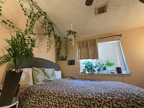 Snapshot of magicalc00ch chatting on 02.22.26 magicalc00ch online show from 02.22.26