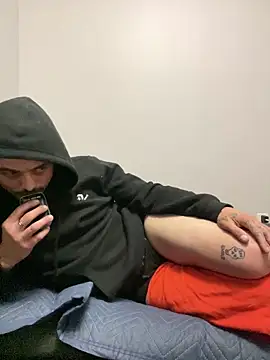 Snapshot of JustTylerr chatting on 06.04.26 JustTylerr online show from 06.04.26
