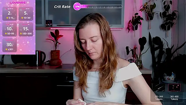 Snapshot of Elly_Helly chatting on 11.21.25 Elly Helly online show from 11.21.25