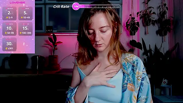 Snapshot of Elly_Helly chatting on 12.04.25 Elly Helly online show from 12.04.25