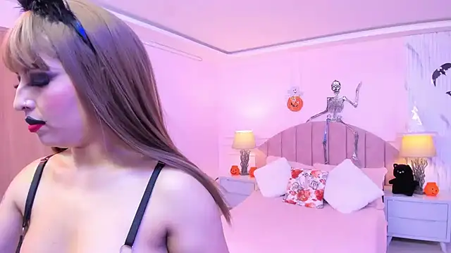 MadelaineJones online show from 10.23.25