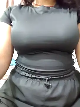 Snapshot of MohiniHott chatting on 06.25.26 MohiniHott online show from 06.25.26