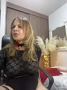 Snapshot of Leyna_liu chatting on 02.03.25 Leyna liu online show from 02.03.25