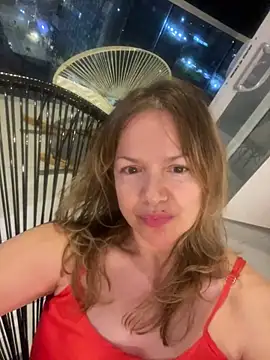 Snapshot of Leyna_liu chatting on 02.25.25 Leyna liu online show from 02.25.25