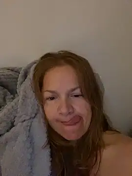 Snapshot of Leyna_liu chatting on 11.04.25 Leyna liu online show from 11.04.25