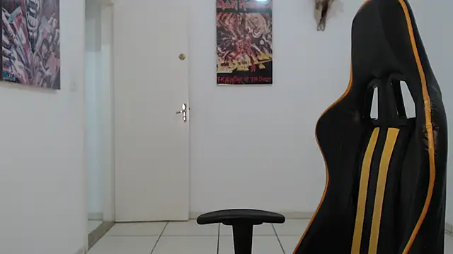 Snapshot of CrisBathoryxxx chatting on 02.02.25 CrisBathoryxxx online show from 02.02.25