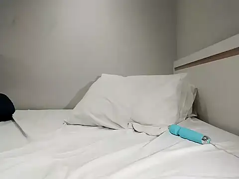 Snapshot of CrisBathoryxxx chatting on 02.13.25 CrisBathoryxxx online show from 02.13.25