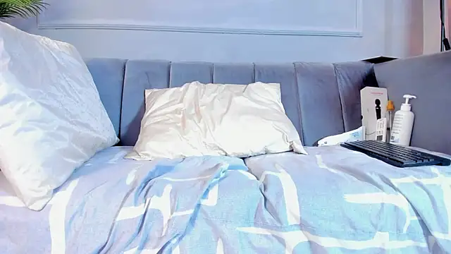 Snapshot of Amykord chatting on 02.22.25 Amykord online show from 02.22.25