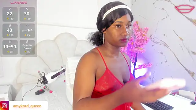 Snapshot of Amykord chatting on 10.30.25 Amykord online show from 10.30.25