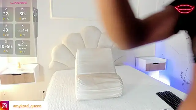 Snapshot of Amykord chatting on 11.19.25 Amykord online show from 11.19.25