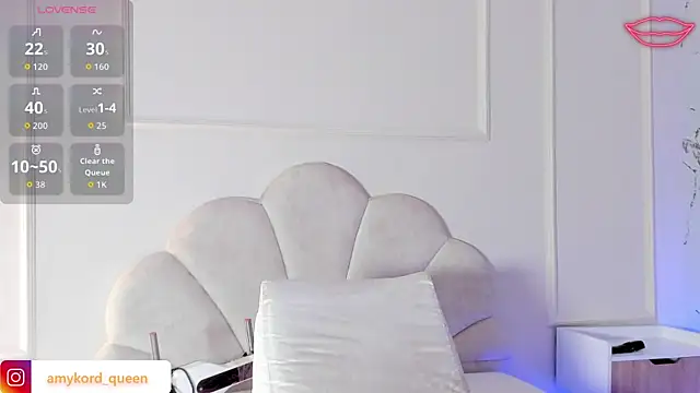 Snapshot of Amykord chatting on 12.04.25 Amykord online show from 12.04.25