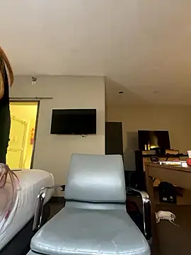 tatted-bitty online show from 01.06.26