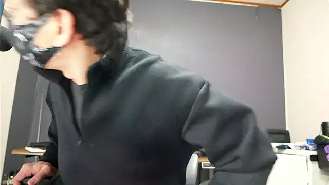 Snapshot of tokimori chatting on 01.14.25 tokimori online show from 01.14.25