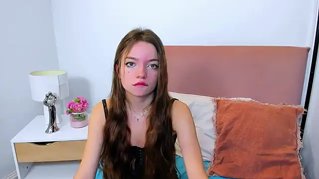 GraceLips online show from 02.21.25