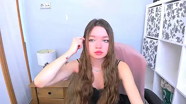 GraceLips online show from 03.22.25