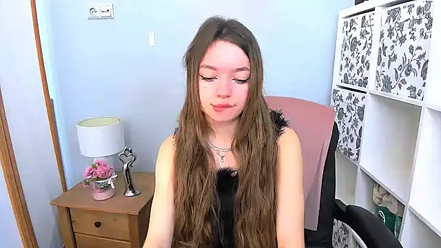 GraceLips online show from 03.23.25