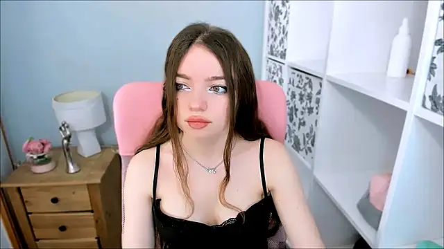 GraceLips online show from 03.14.26