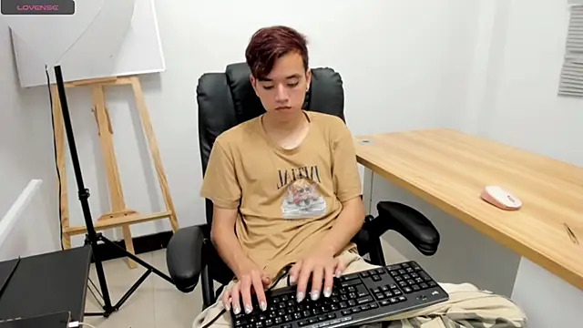 bunny maxi online show from 10.30.25