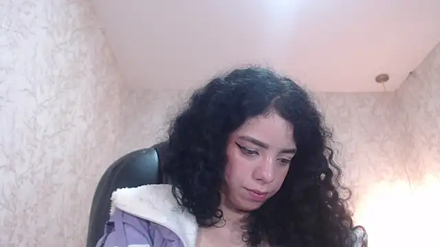 EmmaCowperr online show from 01.06.25