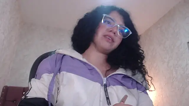 EmmaCowperr online show from 01.08.25