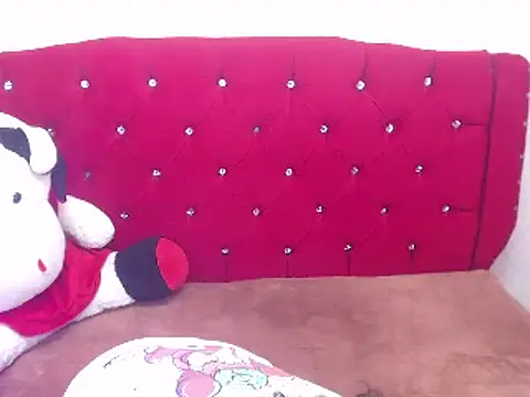 EmmaCowperr online show from 02.13.25