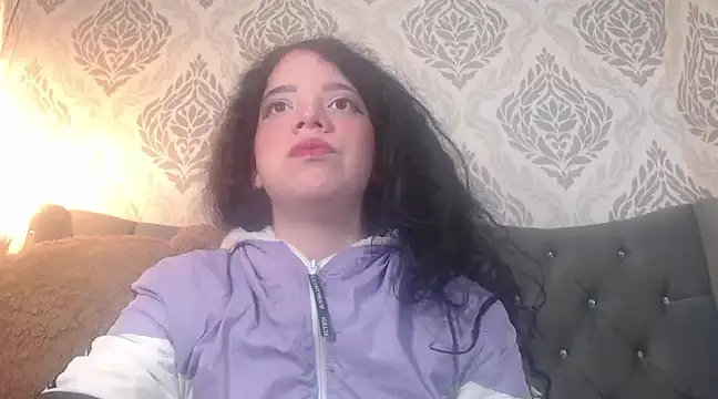 EmmaCowperr online show from 02.26.25