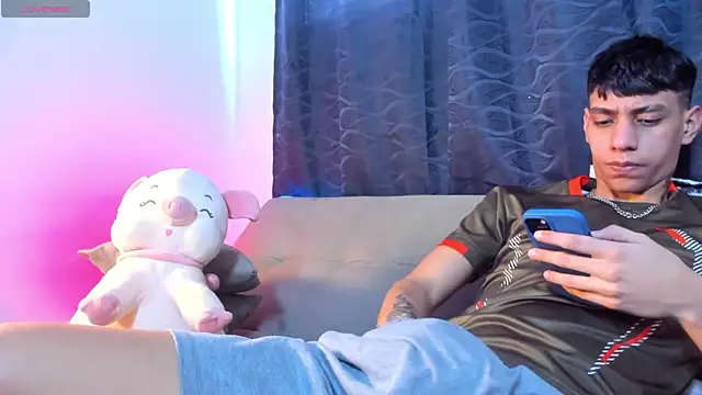 Josep Davies online show from 01.04.25