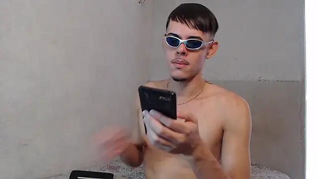 Snapshot of MicaelRian69 chatting on 10.25.25 MicaelRian69 online show from 10.25.25