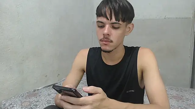 Snapshot of MicaelRian69 chatting on 05.20.26 MicaelRian69 online show from 05.20.26