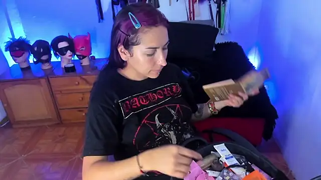 LucyStrike  online show from 12.13.25