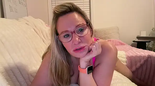 Milf Goddess online show from 02.28.25