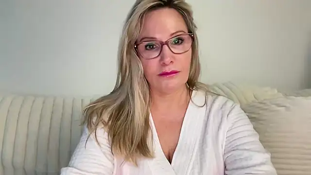 Milf Goddess online show from 09.27.25