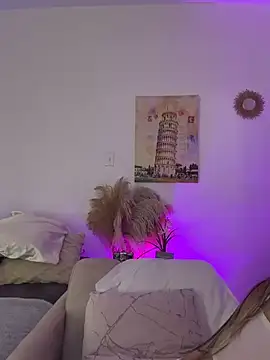 Snapshot of Ashleyjenner_ chatting on 04.08.26 Ashleyjenner online show from 04.08.26