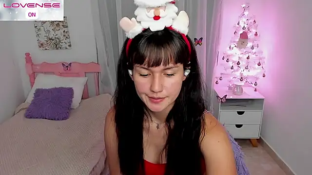 Snapshot of cute_roxy chatting on 11.23.25 cute roxy online show from 11.23.25