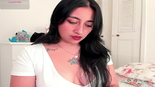 LisaHadwin online show from 12.19.25