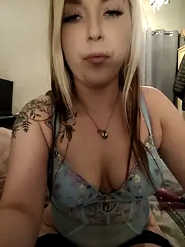 Snapshot of Kinkymilf56 chatting on 02.19.25 Kinkymilf56 online show from 02.19.25