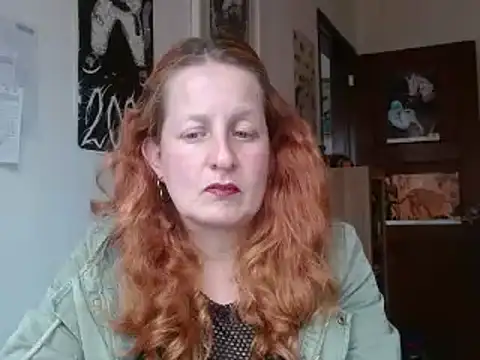 Snapshot of ViioletaMora chatting on 03.17.26 ViioletaMora online show from 03.17.26