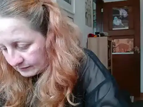 Snapshot of ViioletaMora chatting on 04.02.26 ViioletaMora online show from 04.02.26